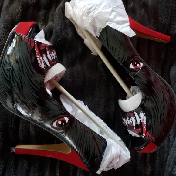 Iron Fist Wolfbeater platform Stilettos, mint in original box. Unworn. 1st run. - Picture 2 of 7